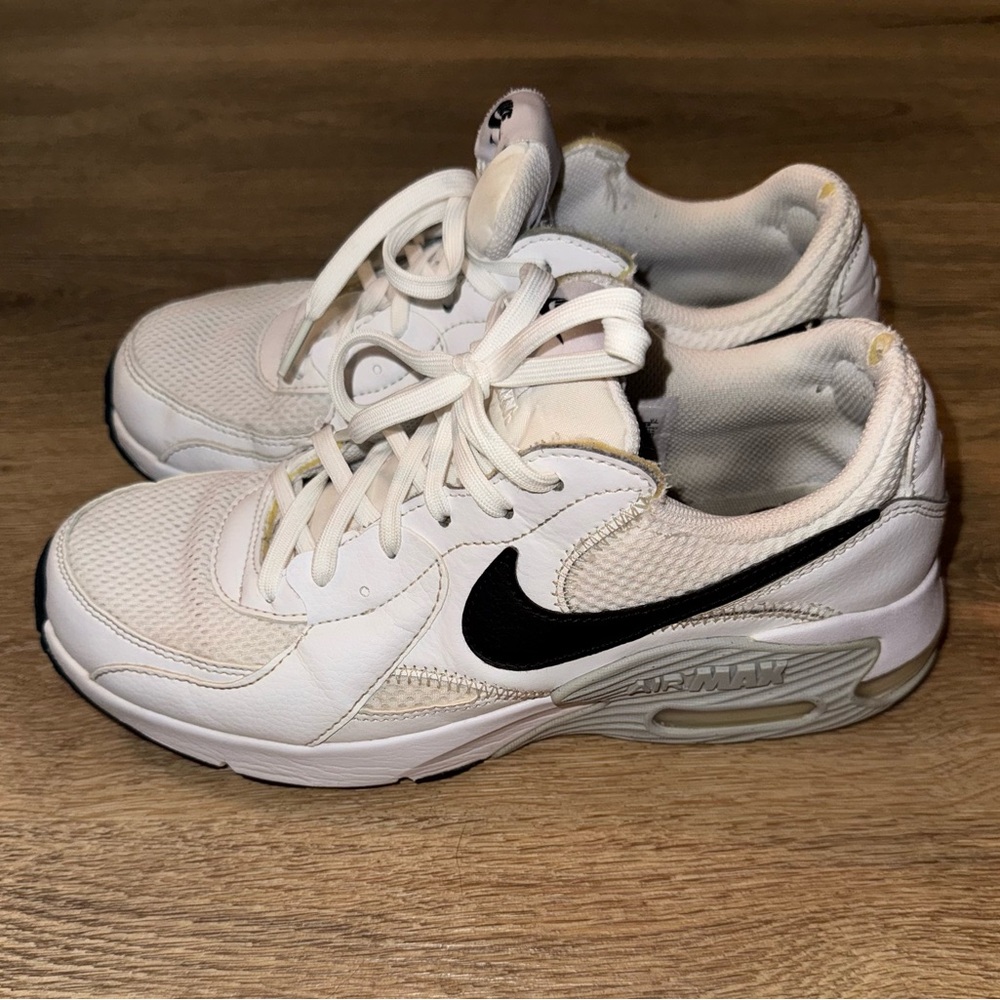 Nike Air Max White and Black Sneakers - Picture 3 of 4